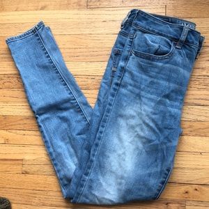Light wash high waisted American Eagle skinny jean